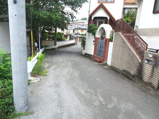 【前面道路含む現地写真】 | 川西市平野1丁目33の27　中古一戸建て