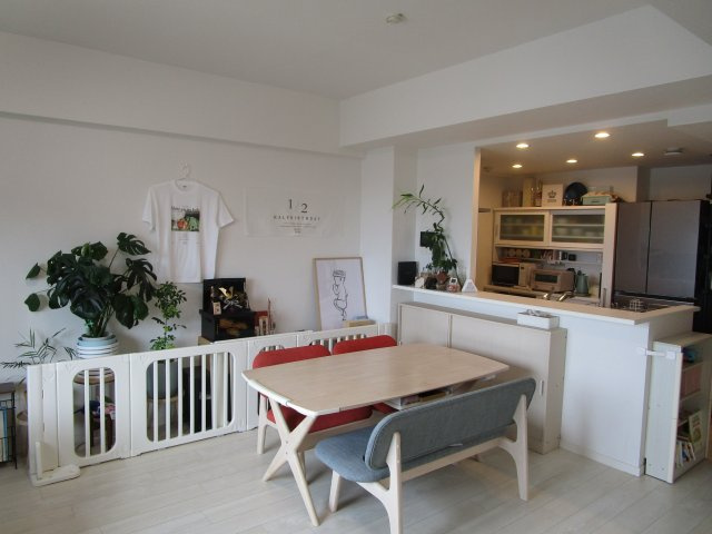 鴻巣市本町４丁目　中古マンション「オーベル鴻巣」の居間・リビング