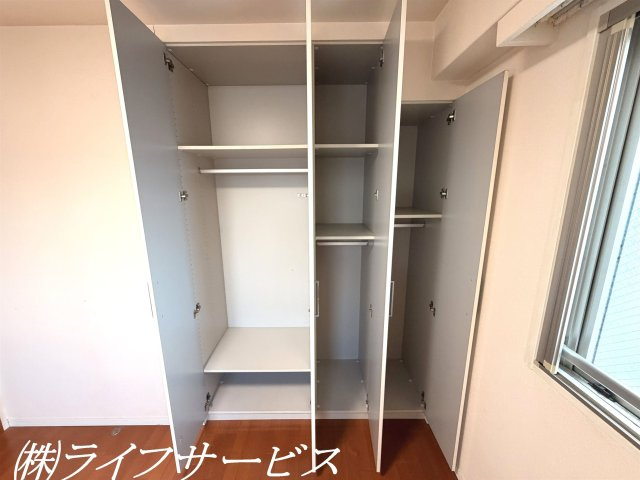 【収納】 | サンクタス塚本 | 洋室6.2帖／クローゼット有！