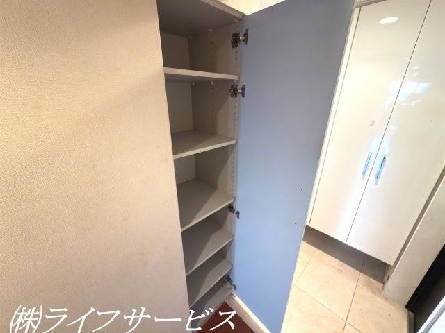 【玄関】 | サンクタス塚本 | 玄関に物入あり
