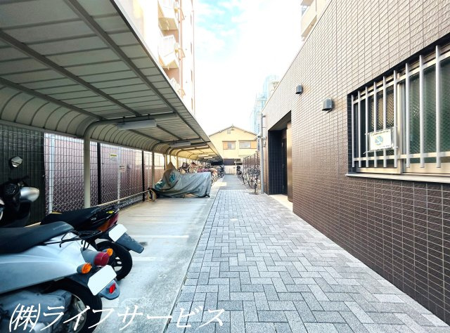 【その他共用部分】 | サンクタス塚本 | バイク置場
