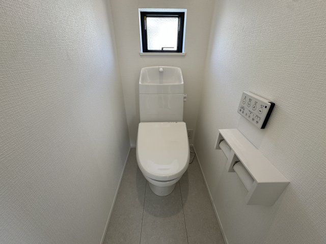 明石市魚住町西岡新築戸建C号棟のトイレ