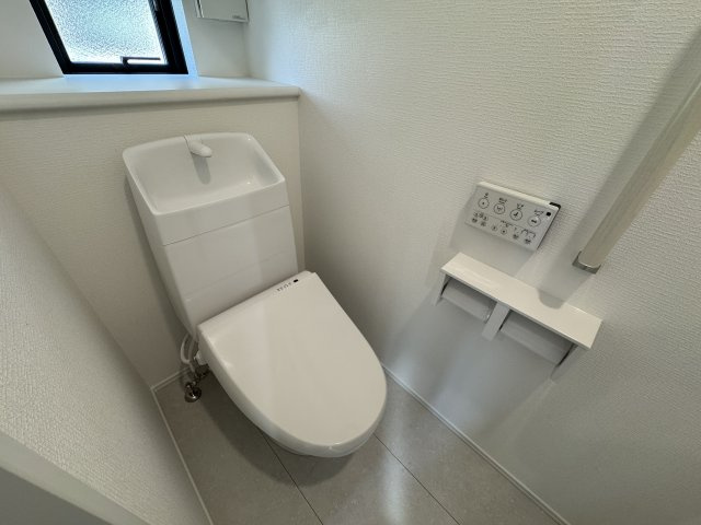 明石市魚住町西岡新築戸建C号棟のトイレ