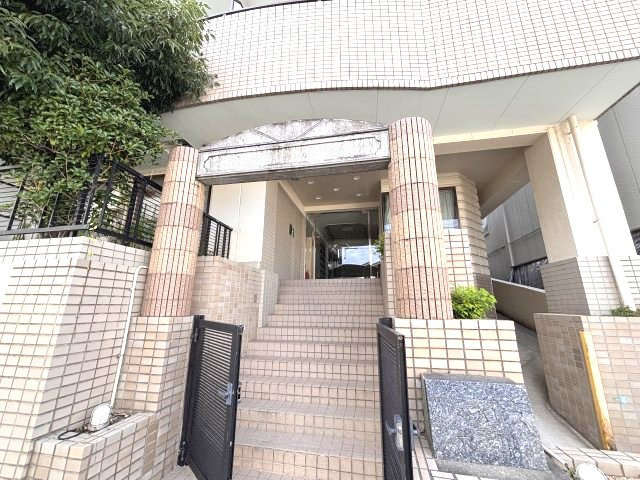 サンパレス六甲のエントランス