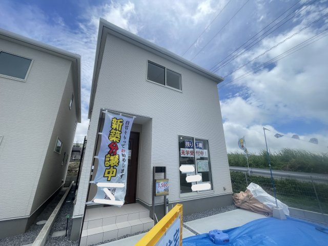 南城市大里稲嶺（全3棟）ラスト3号棟の外観|3号棟　並列駐車2台可♪