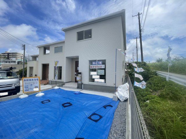 南城市大里稲嶺（全3棟）ラスト3号棟の外観|3号棟　並列駐車2台可♪