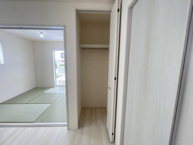 南城市大里稲嶺（全3棟）ラスト3号棟の収納|3号棟　LDK16帖♪リビング収納付き♪