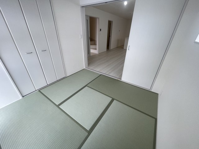 南城市大里稲嶺（全3棟）ラスト3号棟の和室|3号棟　洋風和室4.5帖＋収納付き♪