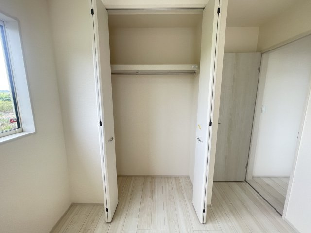 南城市大里稲嶺（全3棟）ラスト3号棟の収納|3号棟　洋室5.3帖＋CL付き♪