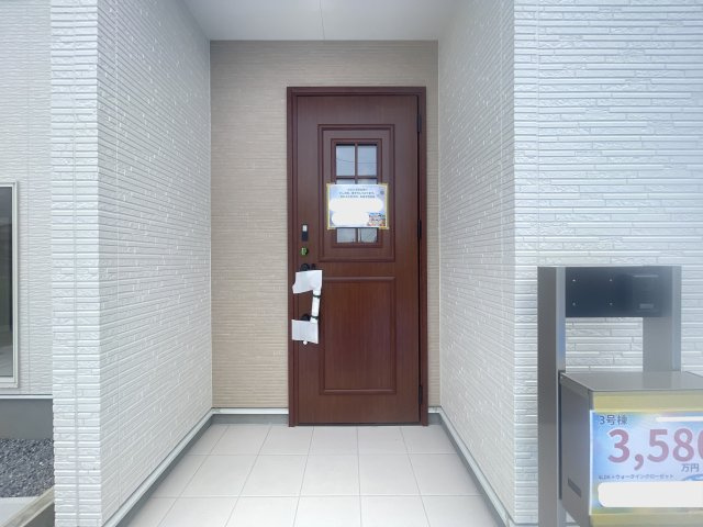 南城市大里稲嶺（全3棟）ラスト3号棟の玄関|3号棟　スマートキー付き♪