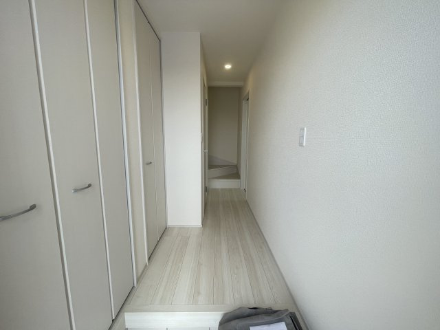 南城市大里稲嶺（全3棟）ラスト3号棟の玄関|3号棟　十分な収納付き玄関♪