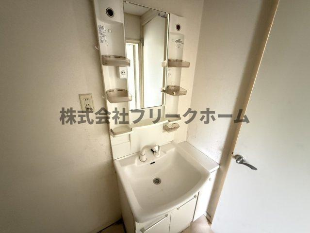 三鷹市下連雀３丁目のタウンのその他