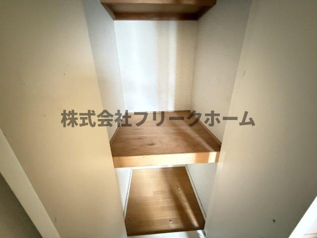 三鷹市下連雀３丁目のタウンの収納