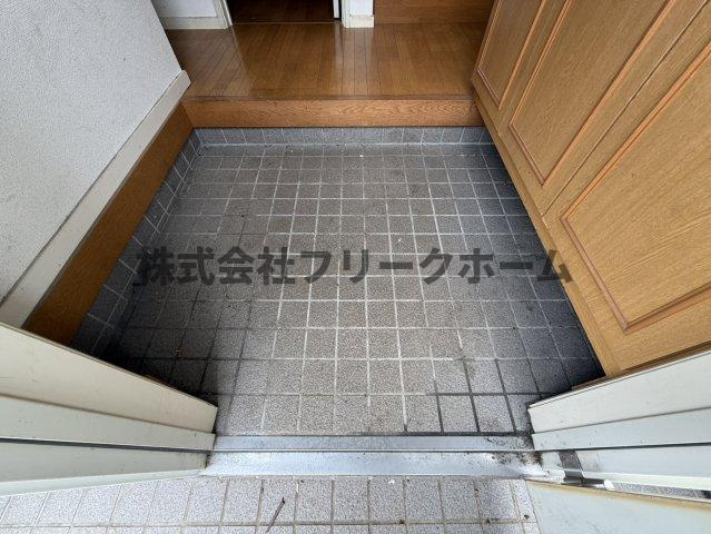 三鷹市下連雀３丁目のタウンの玄関