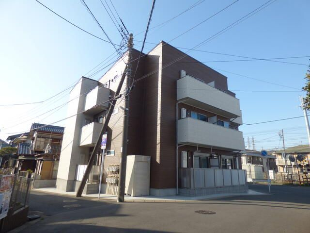 アルベロ新検見川の外観