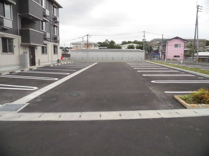 ボナール黒石の駐車場