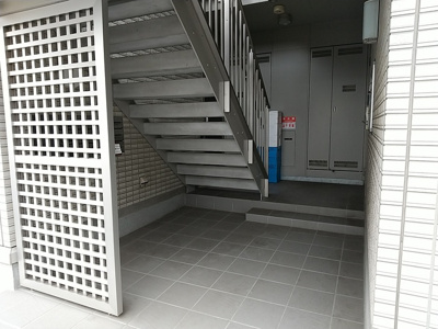 【エントランス】 | サンライト松山町 | ゆとりのあるエントランスです