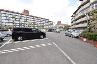 【駐車場】 | 千里山田グリーンハイツ壱号棟 | エイブル売買事業部では、箕面市・豊中市・吹田市・池田市・茨木市・高槻市の北摂エリア全域で、物件のご紹介を致しております。北摂エリアにて購入物件をお探しの際は、当社までお問合せ下さいませ。