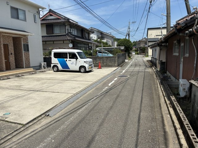 天草市今釜町の一棟アパートの周辺|前面道路