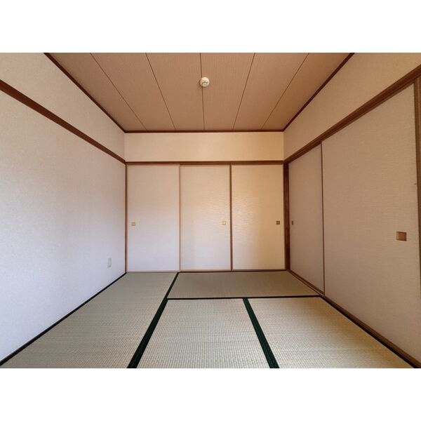 グリーンパーク藤塚の和室