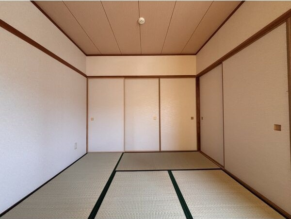 グリーンパーク藤塚の和室