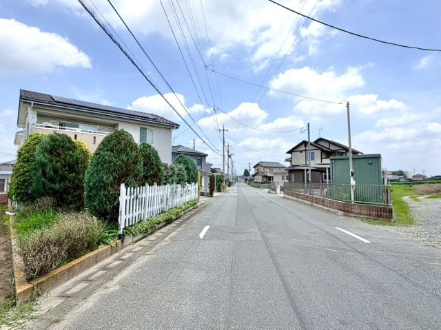【中古戸建】伊勢崎市境下武士の外観|■外観｜外壁のアクセントカラーがシックな外観です。シンプルなデザインでありながらも「個性」を損なわず、お客様一人ひとりの暮らし方にフィットします。