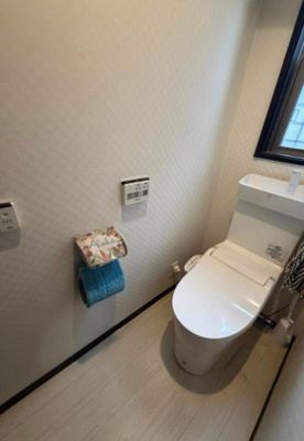 【トイレ】 | 吹田市山田西１丁目中古戸建 | こちらのサイトに掲載されている全ての物件が、当社にてご紹介可能です！気になる物件がありましたら、弊社スタッフまでお気軽にお問合せ下さいませ。