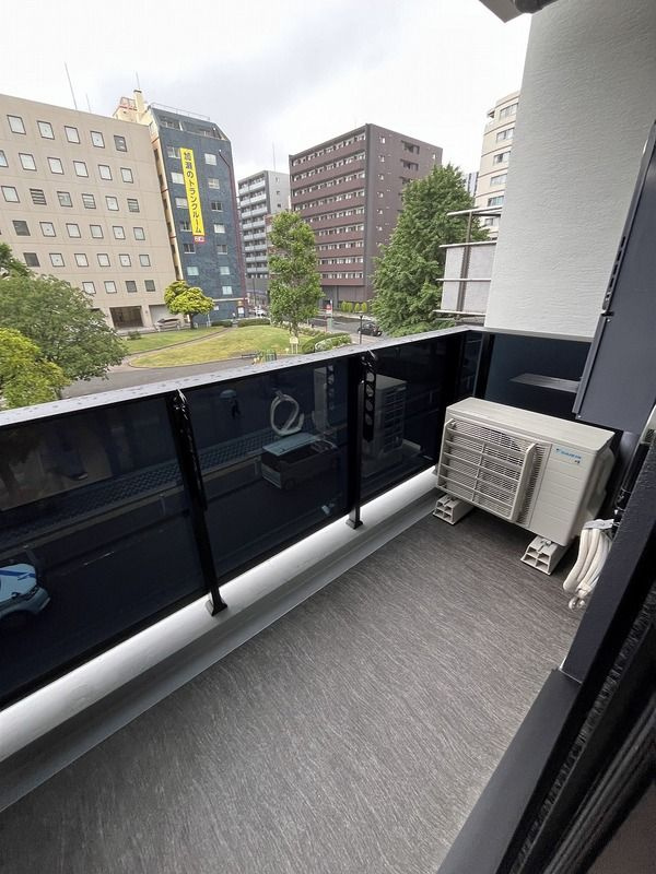 横浜市中区長者町４丁目の賃貸マンションのバルコニー