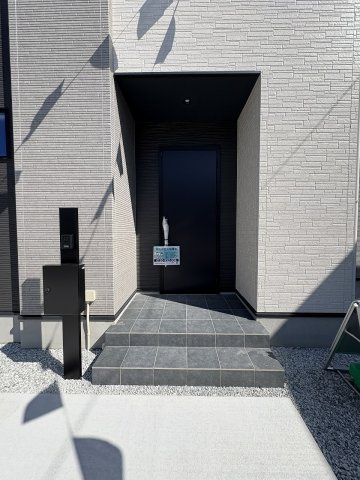 【玄関】 | 大野城市中1丁目5期　1号棟（全1棟）【仲介手数料無料・0円】 | 現地写真。