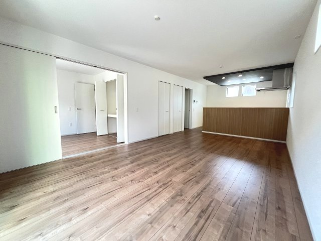 【居間・リビング】 | 大野城市中1丁目5期　1号棟（全1棟）【仲介手数料無料・0円】 | 現地写真。