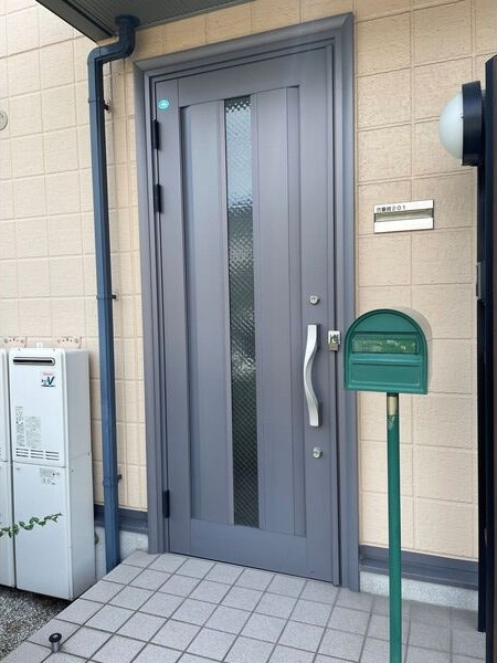 ドルフ弐番館のエントランス