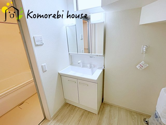 鴻巣市北新宿　3期4号棟　中古戸建の独立洗面台|26.7.13　撮影済み