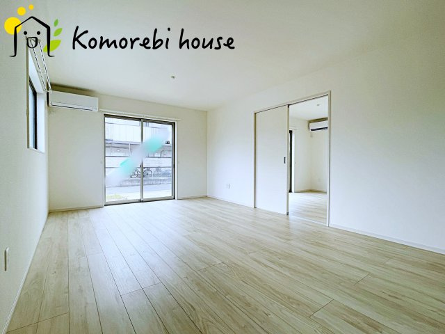 鴻巣市北新宿　3期4号棟　中古戸建の居間・リビング|26.7.13　撮影済み