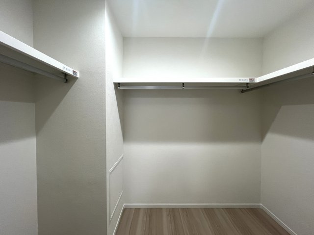 学校もスーパーも超近い！！１階のお部屋でも陽当たり文句なし♪専用庭はお好きなようにアレンジして楽しんで♪【リノベ／横浜パークタウンD棟】の収納