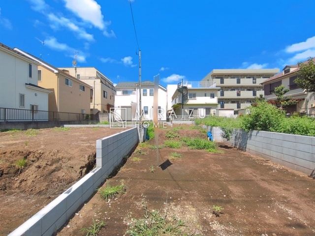 【外観】 | 青く澄み渡った綺麗な空と、陽の光をたっぷりと受ける、そんな新築住宅で新生活をスタートしてみませんか？見学・ご相談等、ミライズホーム(株)までお気軽にご連絡下さい♪