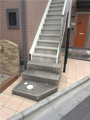 【エントランス】 | フラッツ ミハシ | ゆとりのあるエントランスです
