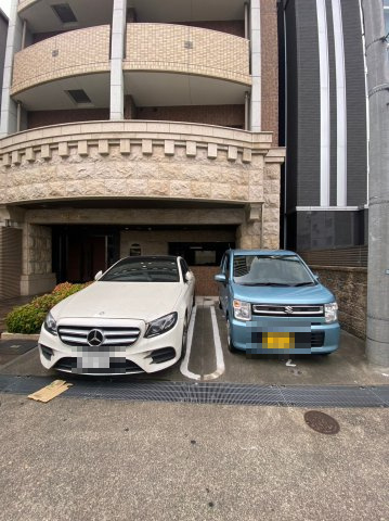 プレサンス栄ラグジュ　名古屋市賃貸　仲介手数料無料の駐車場