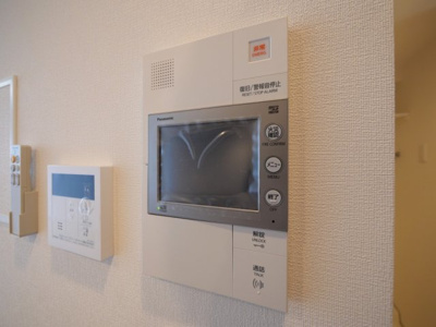 【セキュリティ】 | フェルザ福島 | モニター付きインターホンです