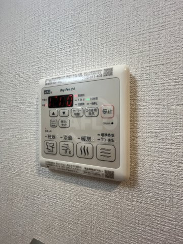 ファーストフィオーレ江坂ガーデンの洗面所|ファーストフィオーレ江坂ガーデン　浴室乾燥機