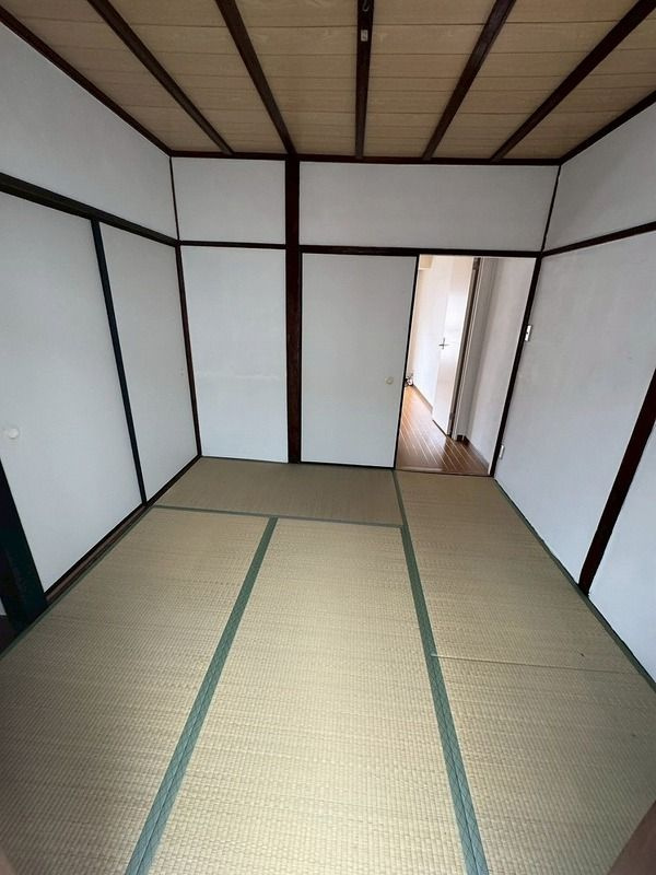 春日東町貸家の和室