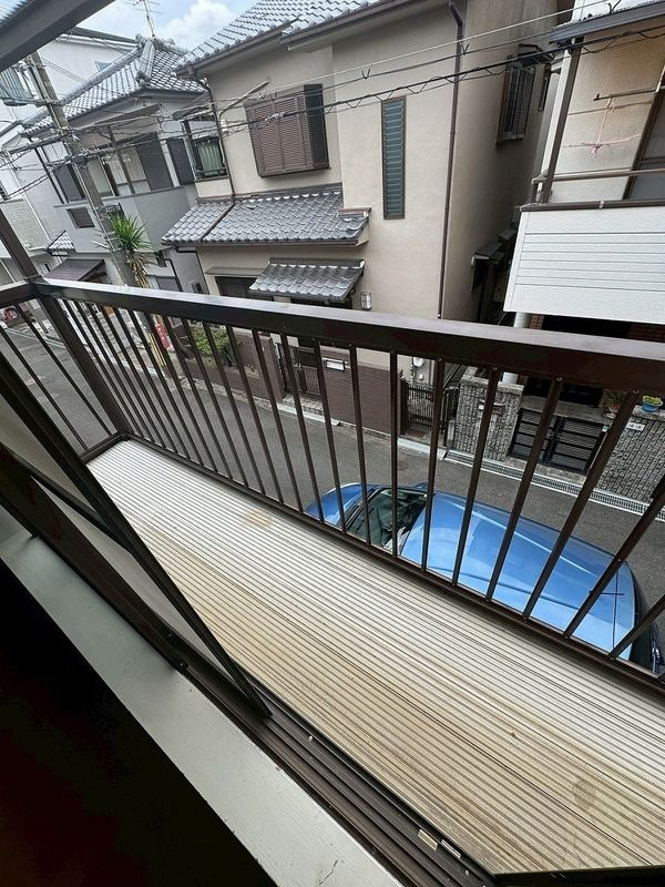 春日東町貸家のバルコニー