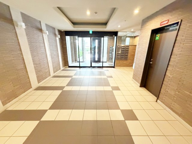 小西マンションのロビー