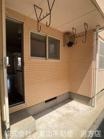 直方市大字感田のアパートのバルコニー