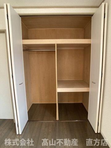 直方市大字感田のアパートの収納