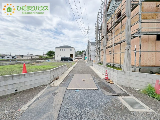ひたちなか市津田第3　新築戸建　2号棟の前面道路含む現地写真|たっぷりの陽光と心地よい風が舞い込む住まい♪