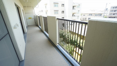 【バルコニー】 | 古江西町パークマンション306 | 日当たり眺めも良好なワイドバルコニー