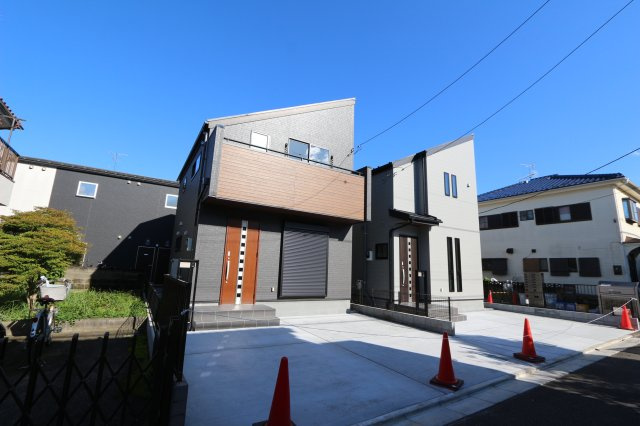 【Livele Garden.S】小平市学園東町第１期の外観|カースペースは２台分（車種によります）あります！(１号棟)
