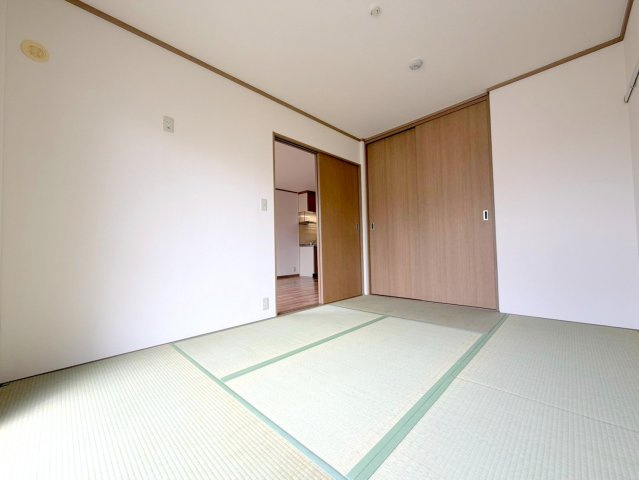 グランデックス上荻の和室