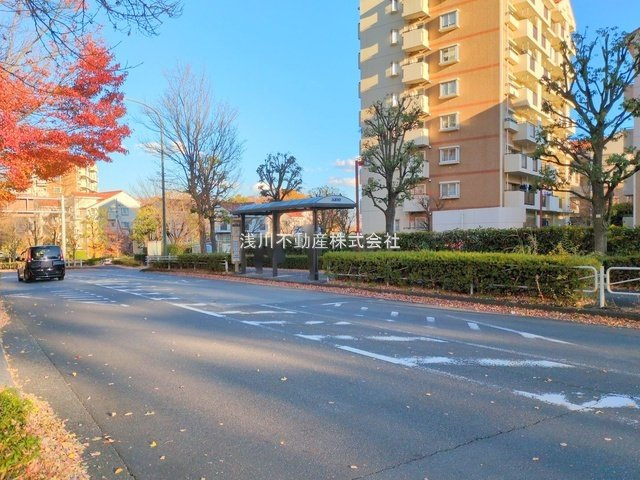パークフィーネ南大沢４番館の周辺|～自然と調和している街並み　四季折々の景観を楽しめます～