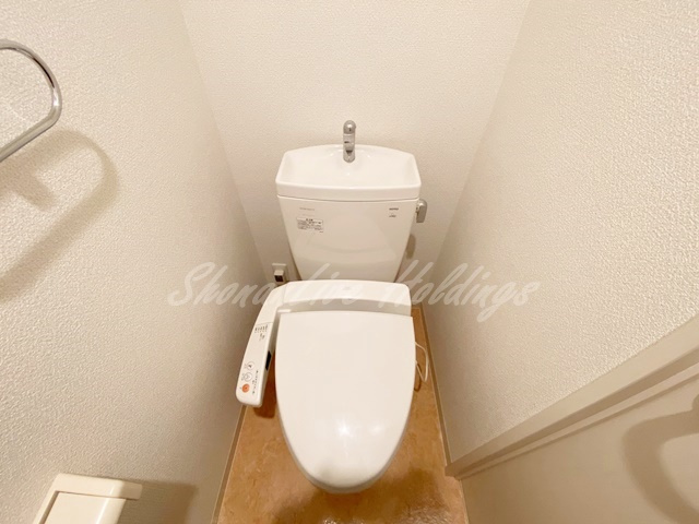 平塚市明石町の賃貸マンションのトイレ|清潔感のあるトイレです